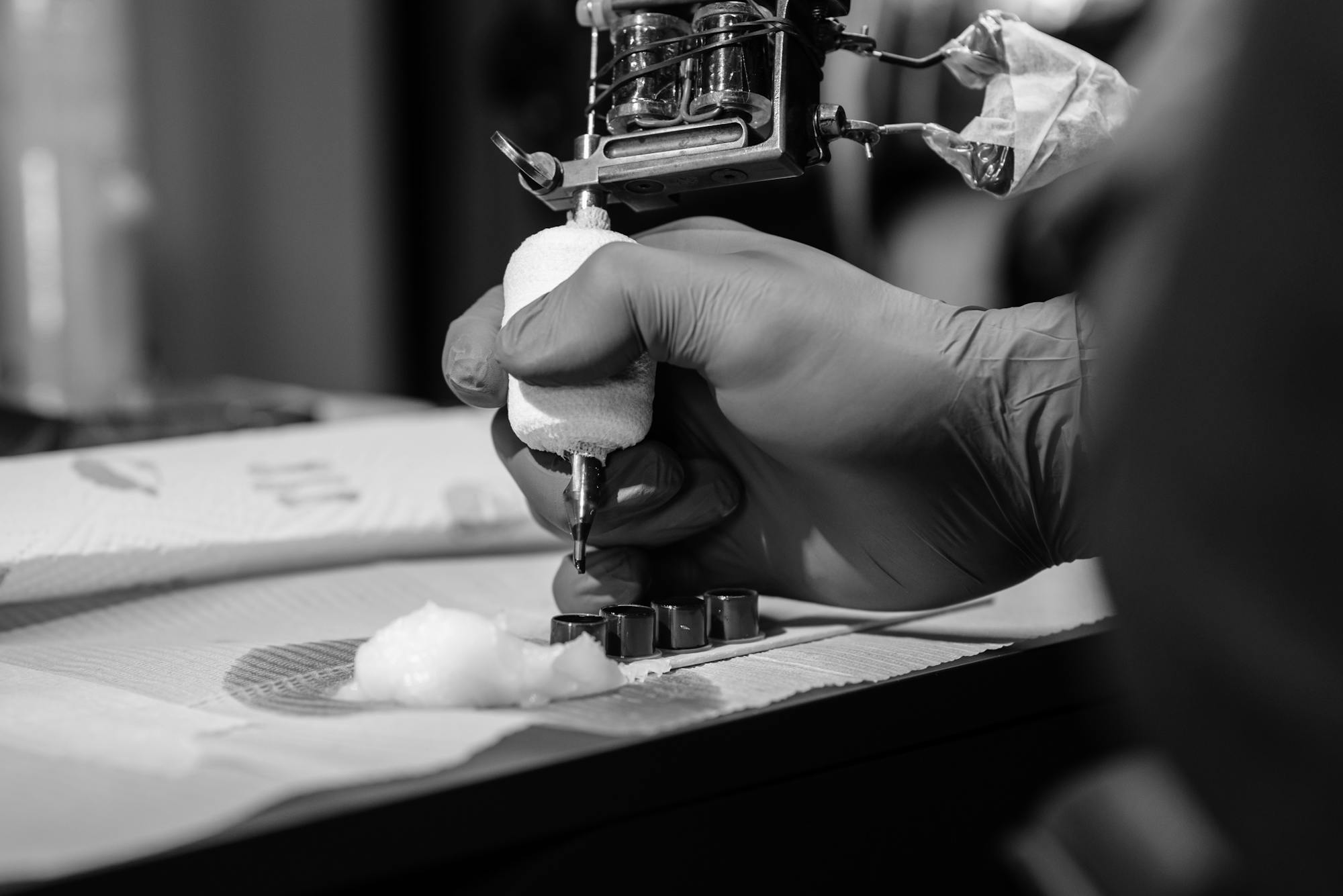Tattoo-Maschine im Einsatz